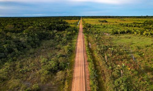 An unpaved stretch of the BR-319, between Humaitá and Porto Realidade. 