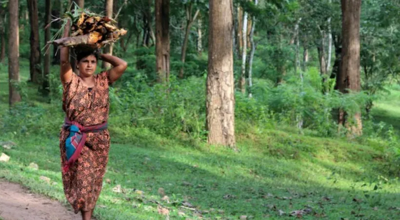 അധികാരത്തിന്റെ അപനിർമ്മാണം