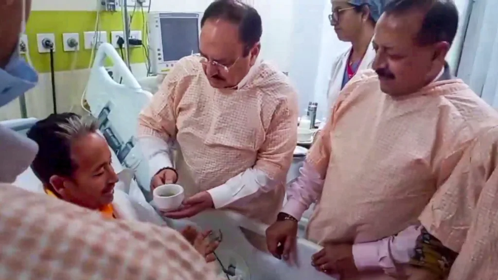 Sonam Wangchuk ends hunger strikeRead more at: Following the visit of Union ministers J P Nadda and Jitendra Singh to Medanta Hospital around midnight on Thursday, Wangchuk announced that he was ending his fast after they conveyed the government's assurances.