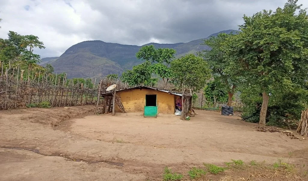 Mud House of Ms. Kasalamma Thenraj in Mulagamutty Kudy.